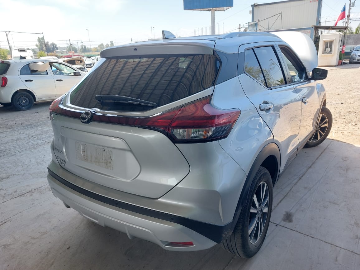 NISSAN KICKS 2025
