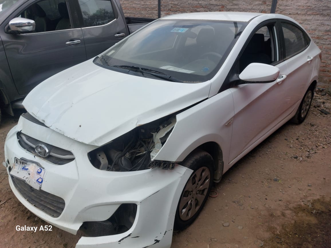 HYUNDAI ACCENT 2015