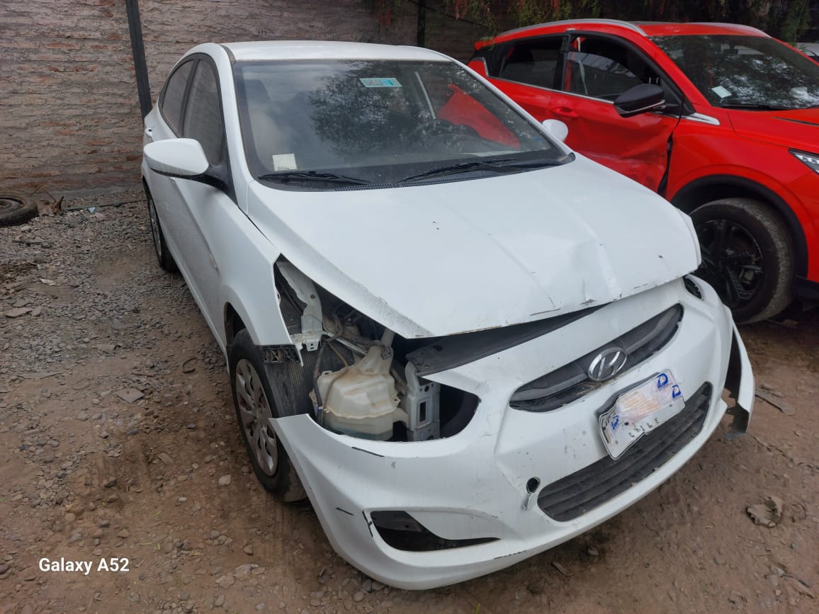 HYUNDAI ACCENT 2015