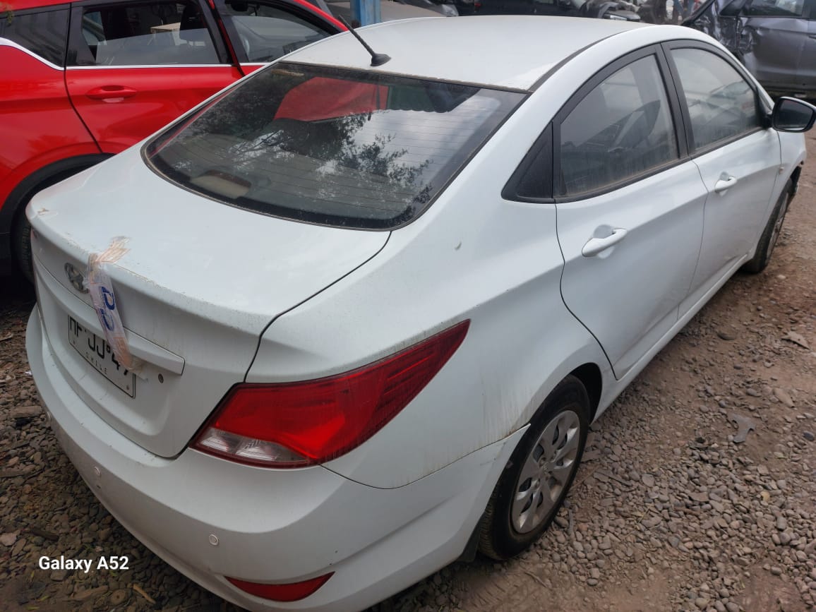 HYUNDAI ACCENT 2015