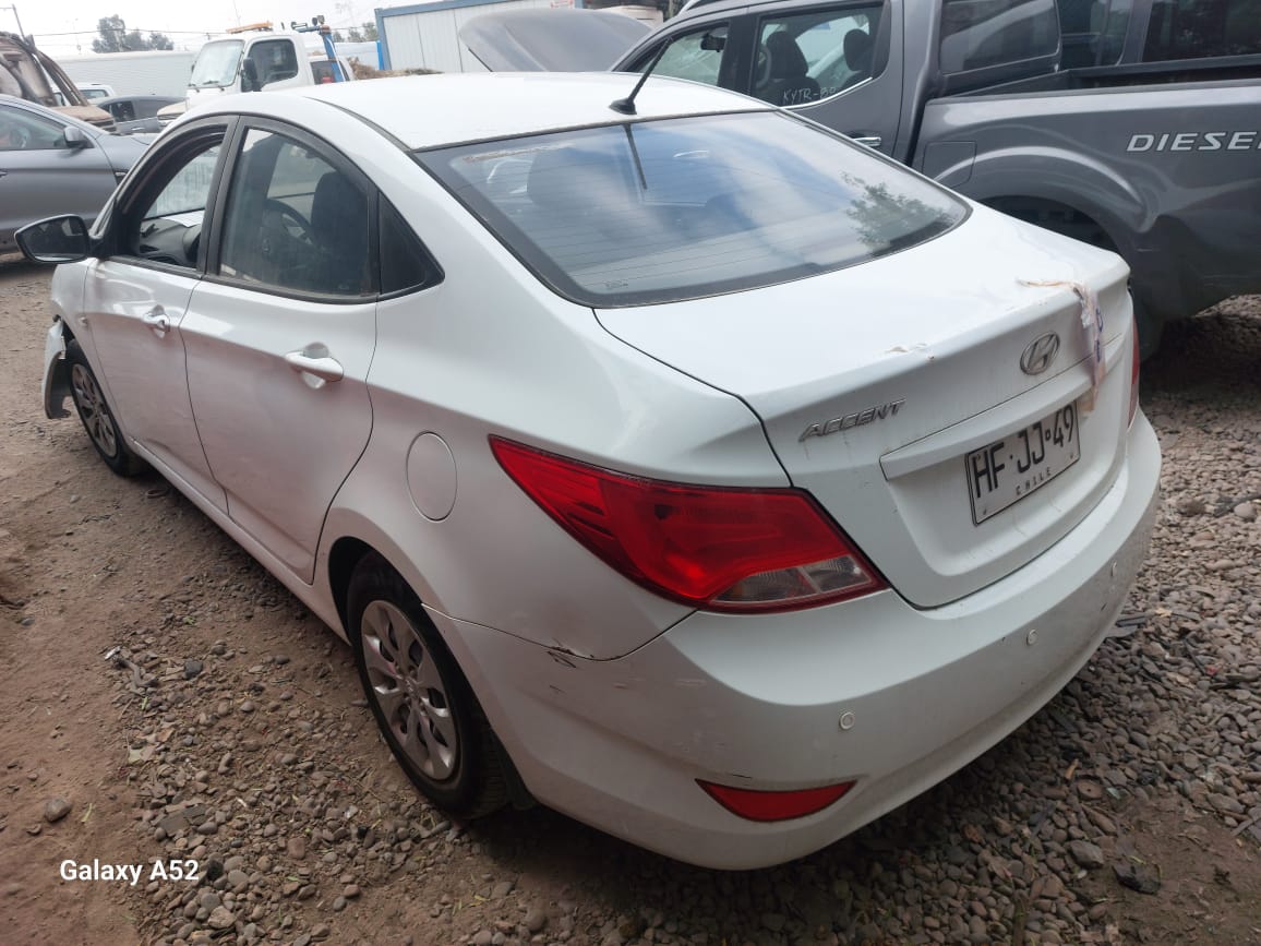 HYUNDAI ACCENT 2015