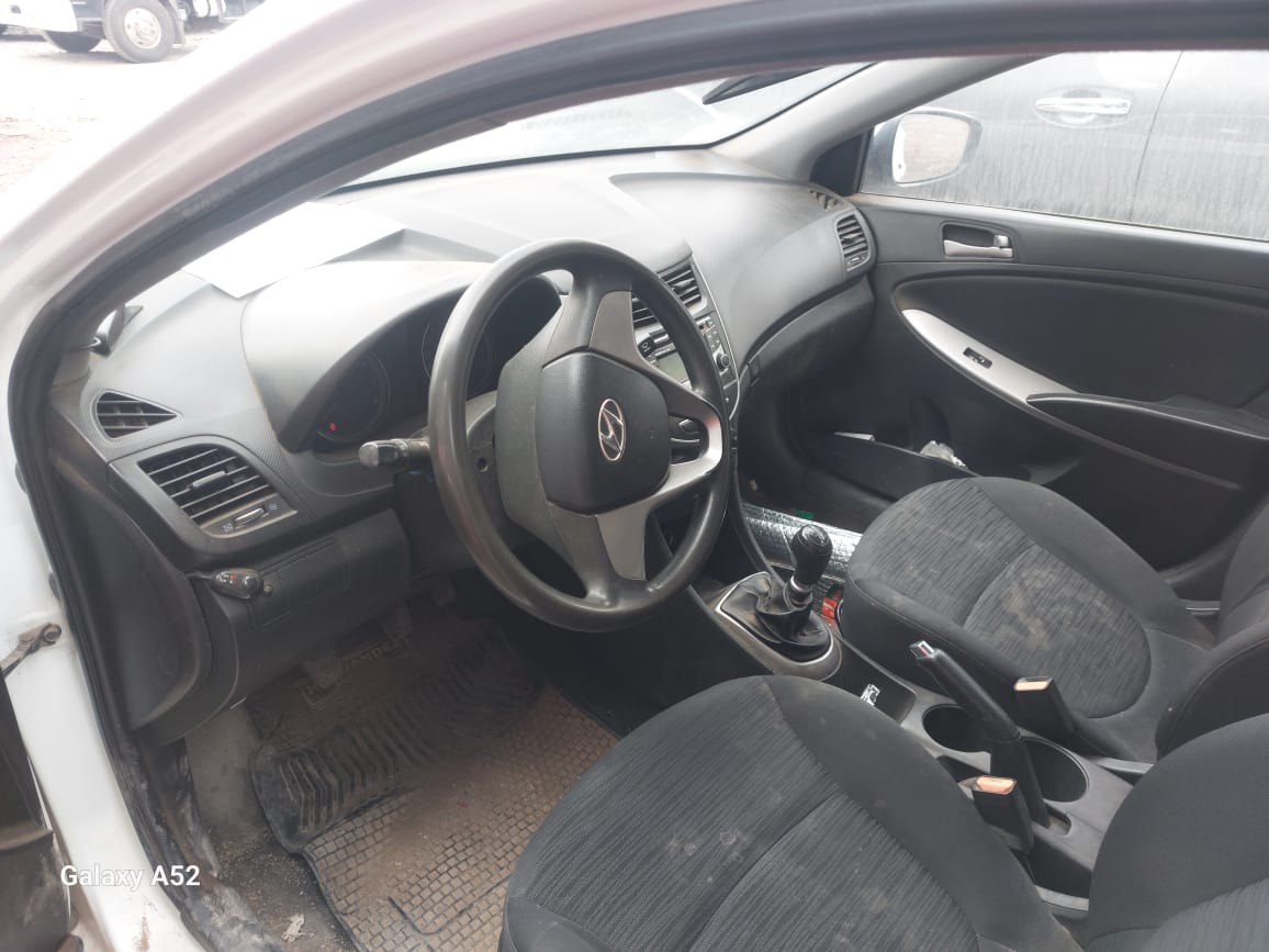 HYUNDAI ACCENT 2015