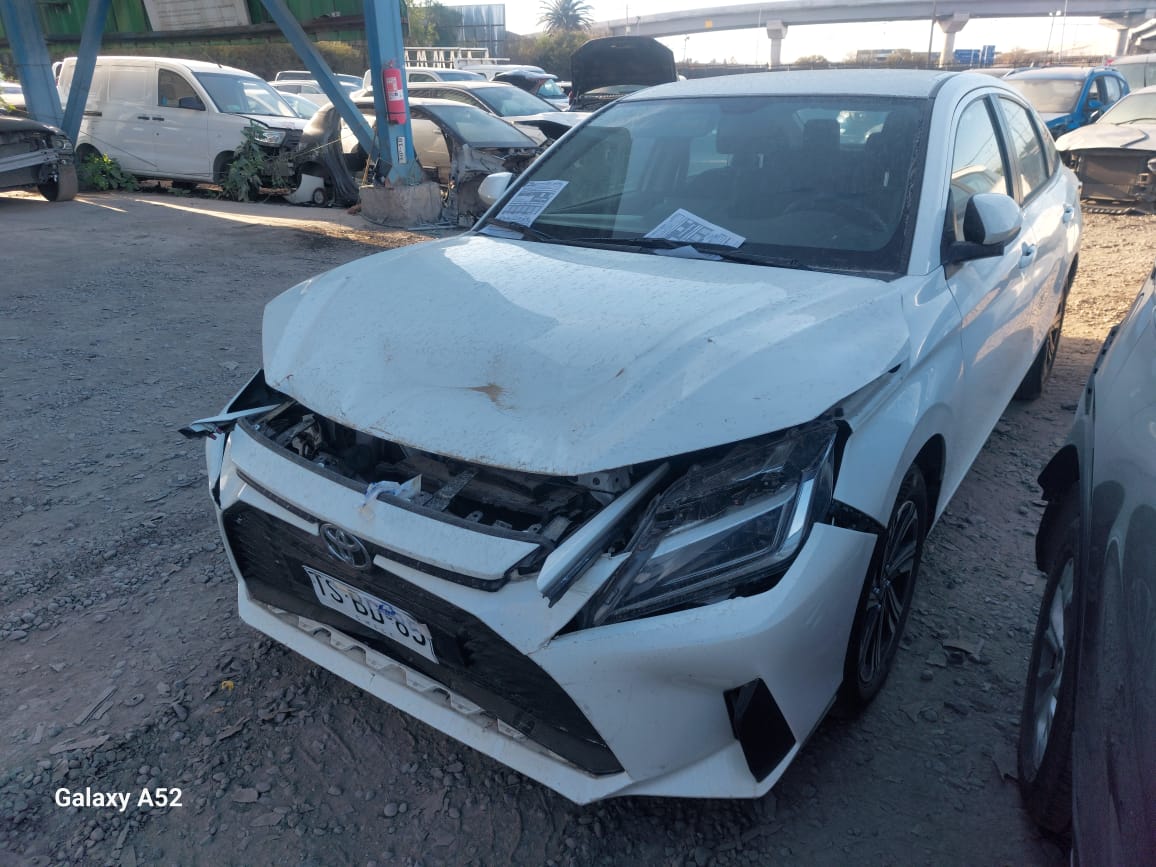 TOYOTA YARIS 2024