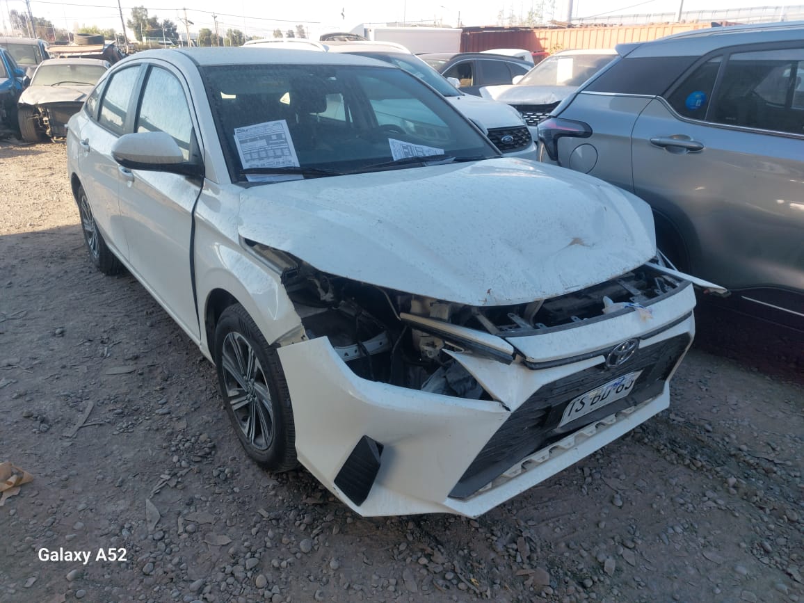 TOYOTA YARIS 2024