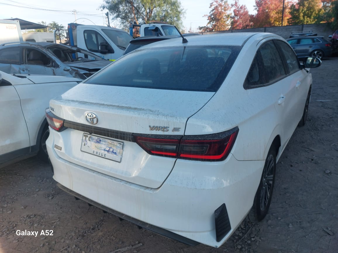 TOYOTA YARIS 2024