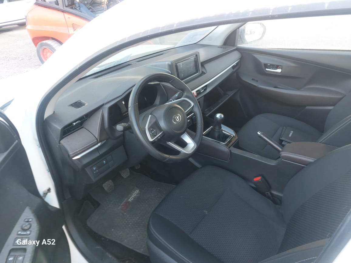 TOYOTA YARIS 2024