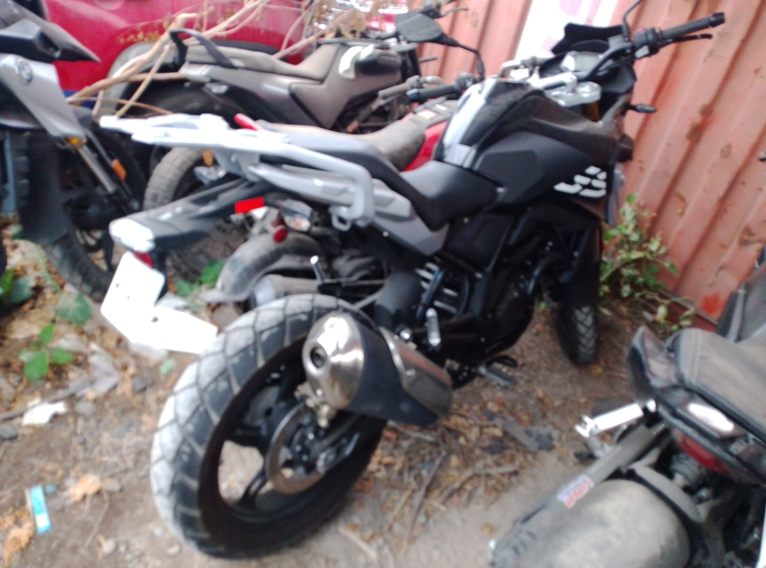 BMW G310 2025