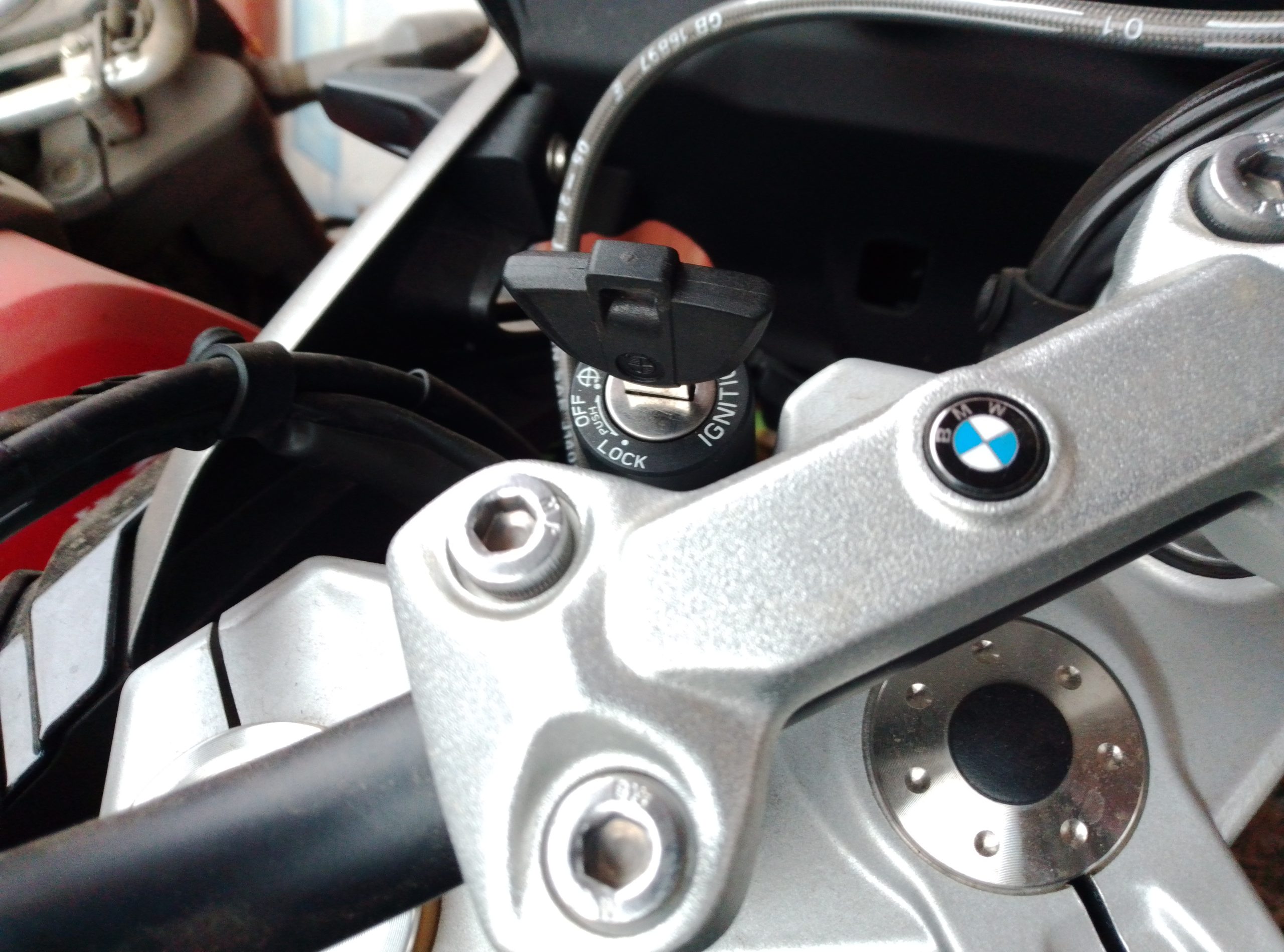 BMW G310 2025