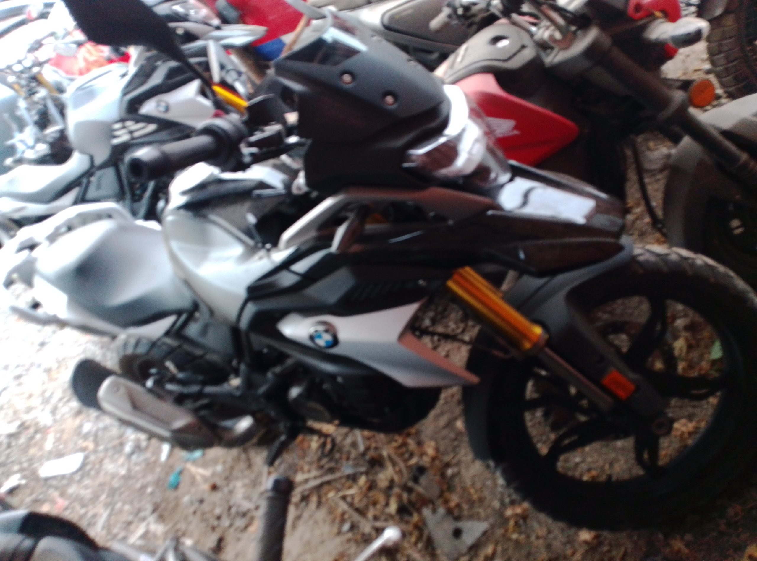 BMW G310 2025