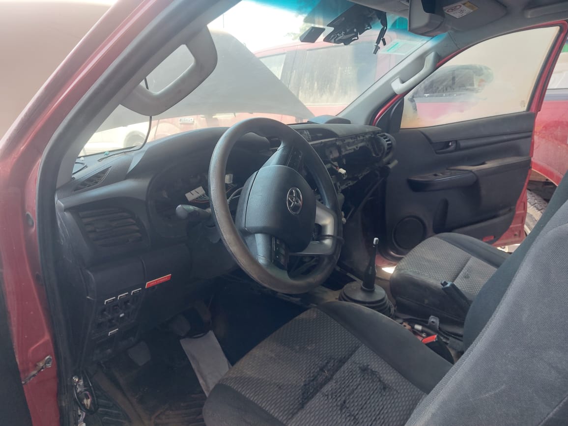 TOYOTA HI LUX 2024