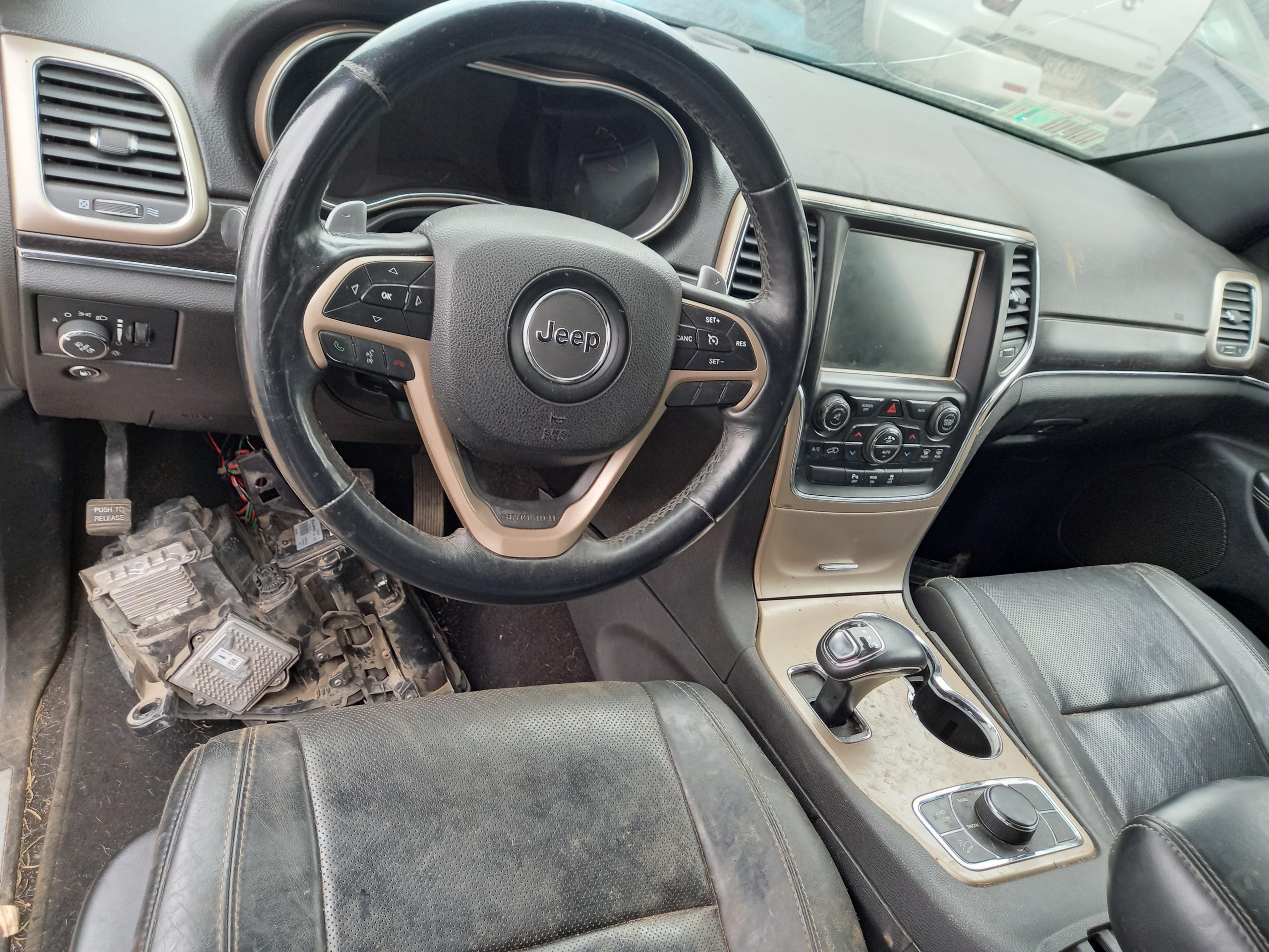 JEEP GRAND CHEROKEE –