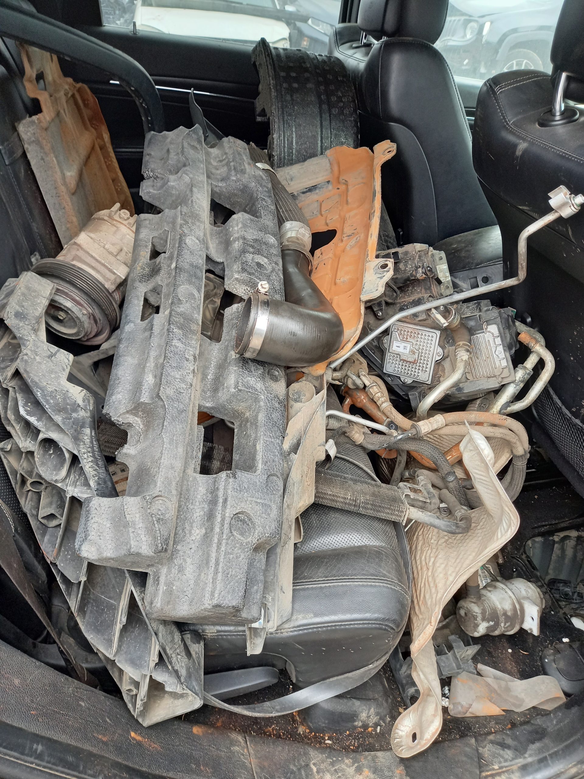 JEEP GRAND CHEROKEE –