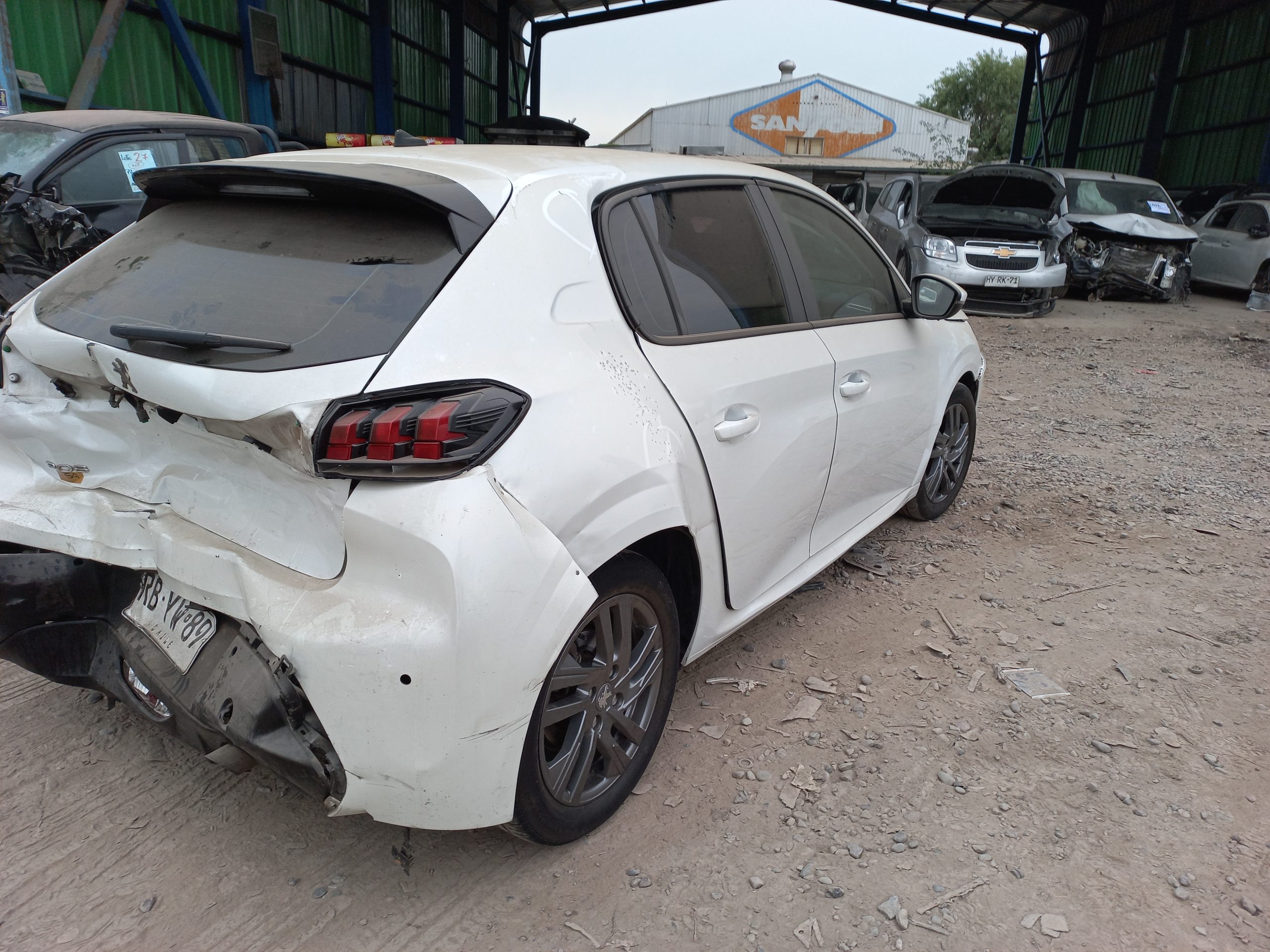 PEUGEOT 208 2021