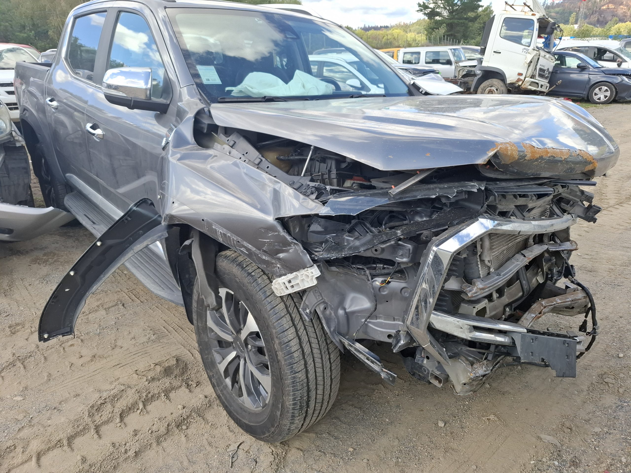 MAXUS T90 2024