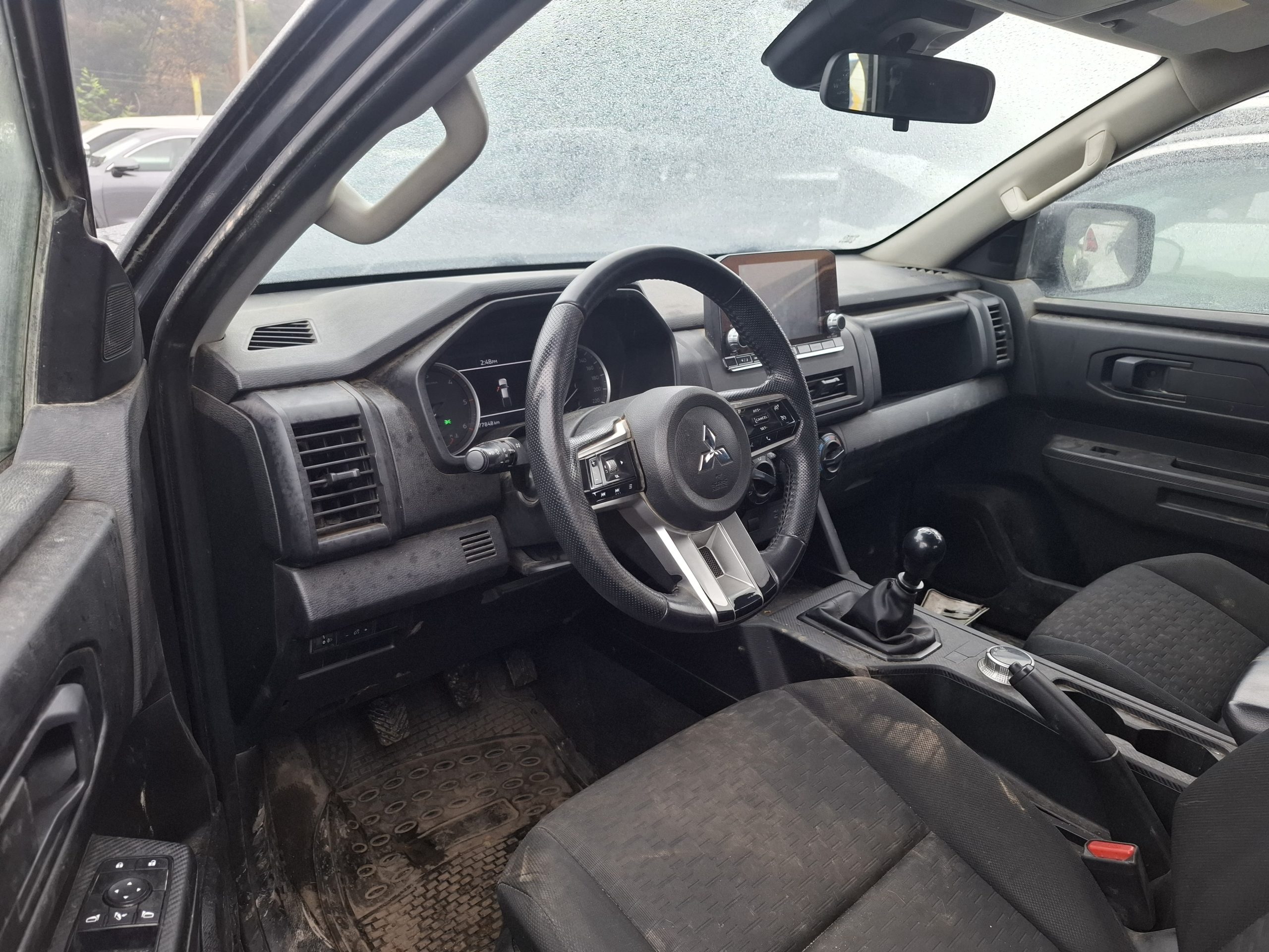 MITSUBISHI L 200 2025