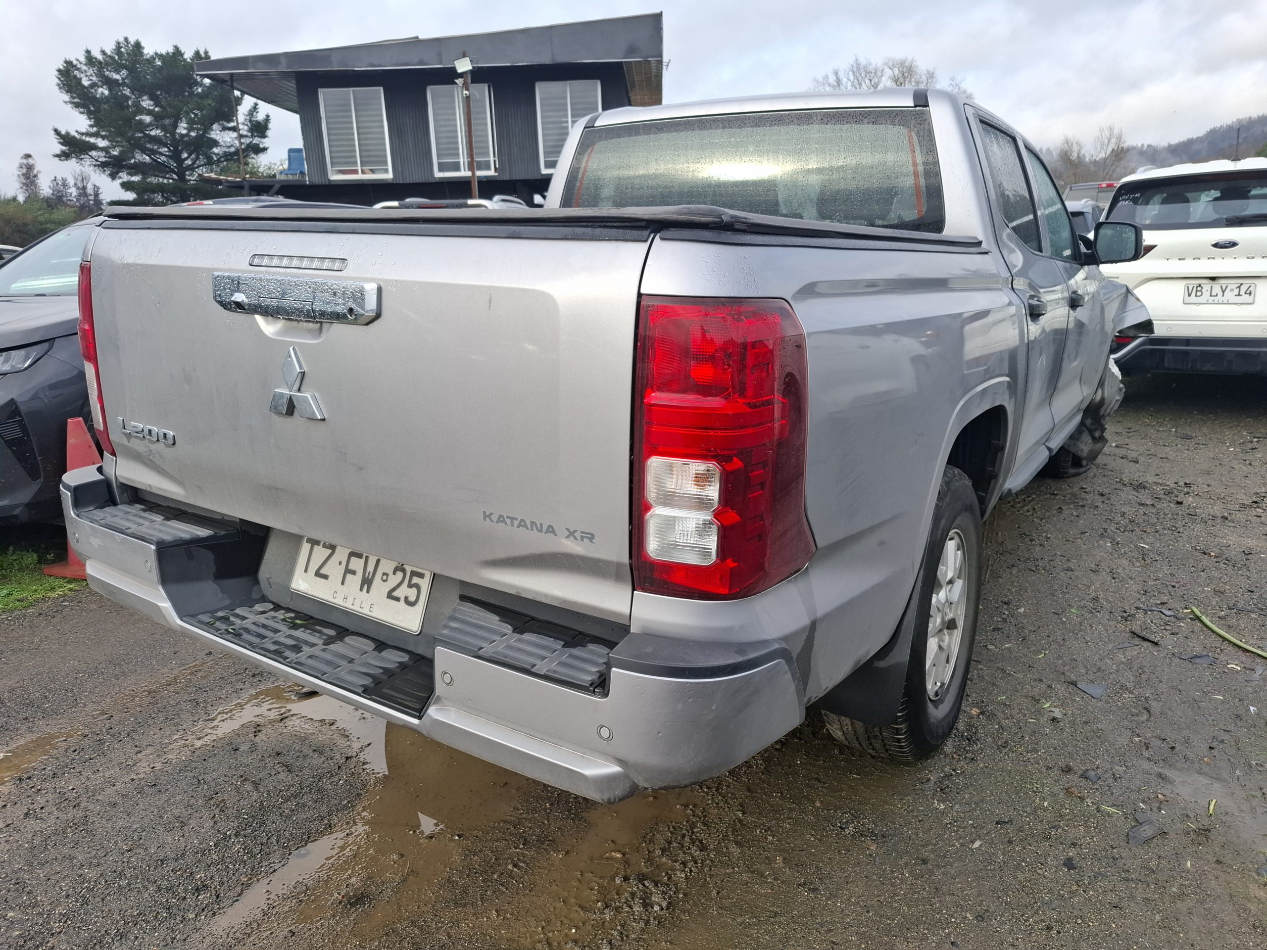 MITSUBISHI L 200 2025