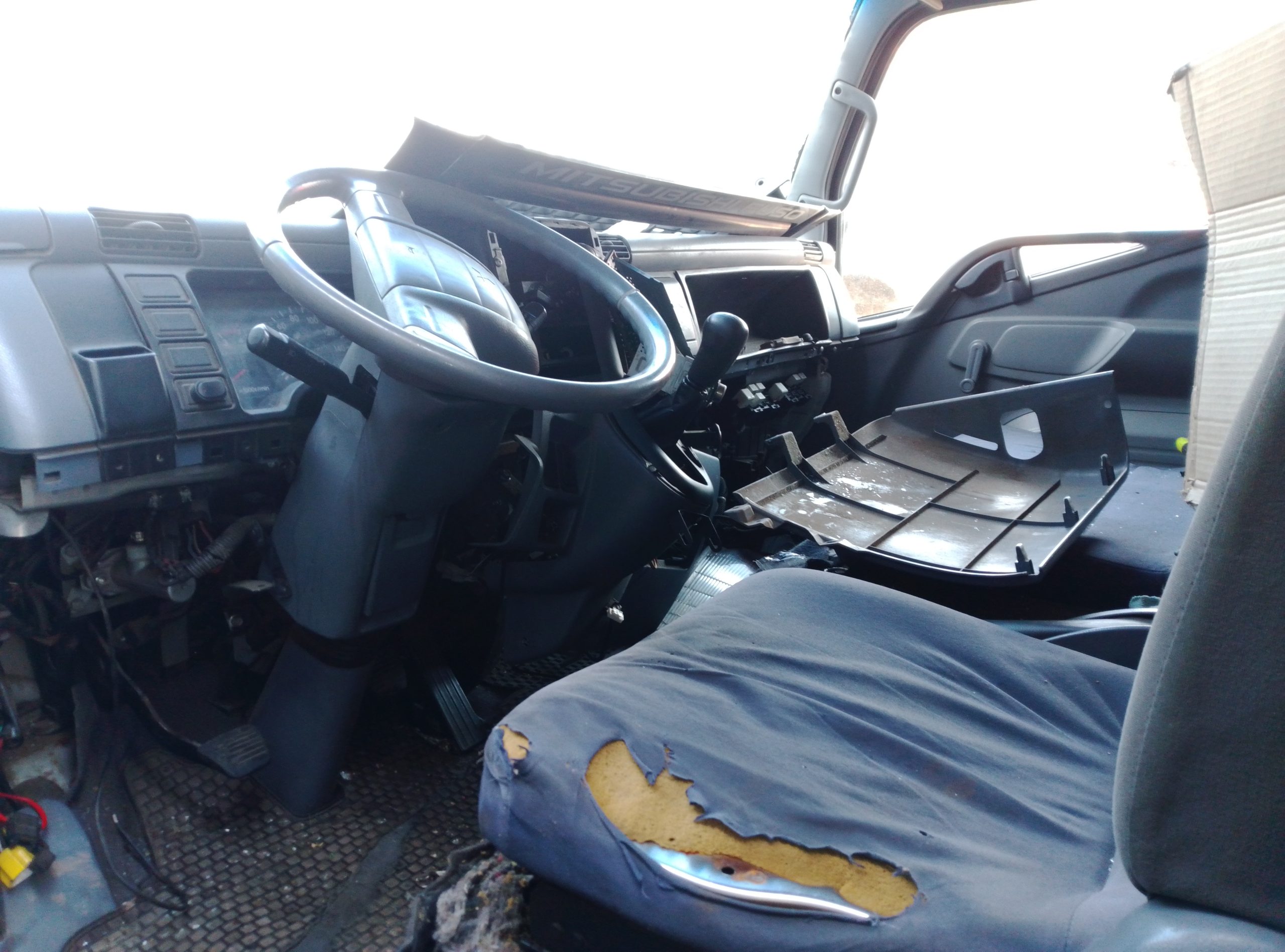 MITSUBISHI CANTER 2015
