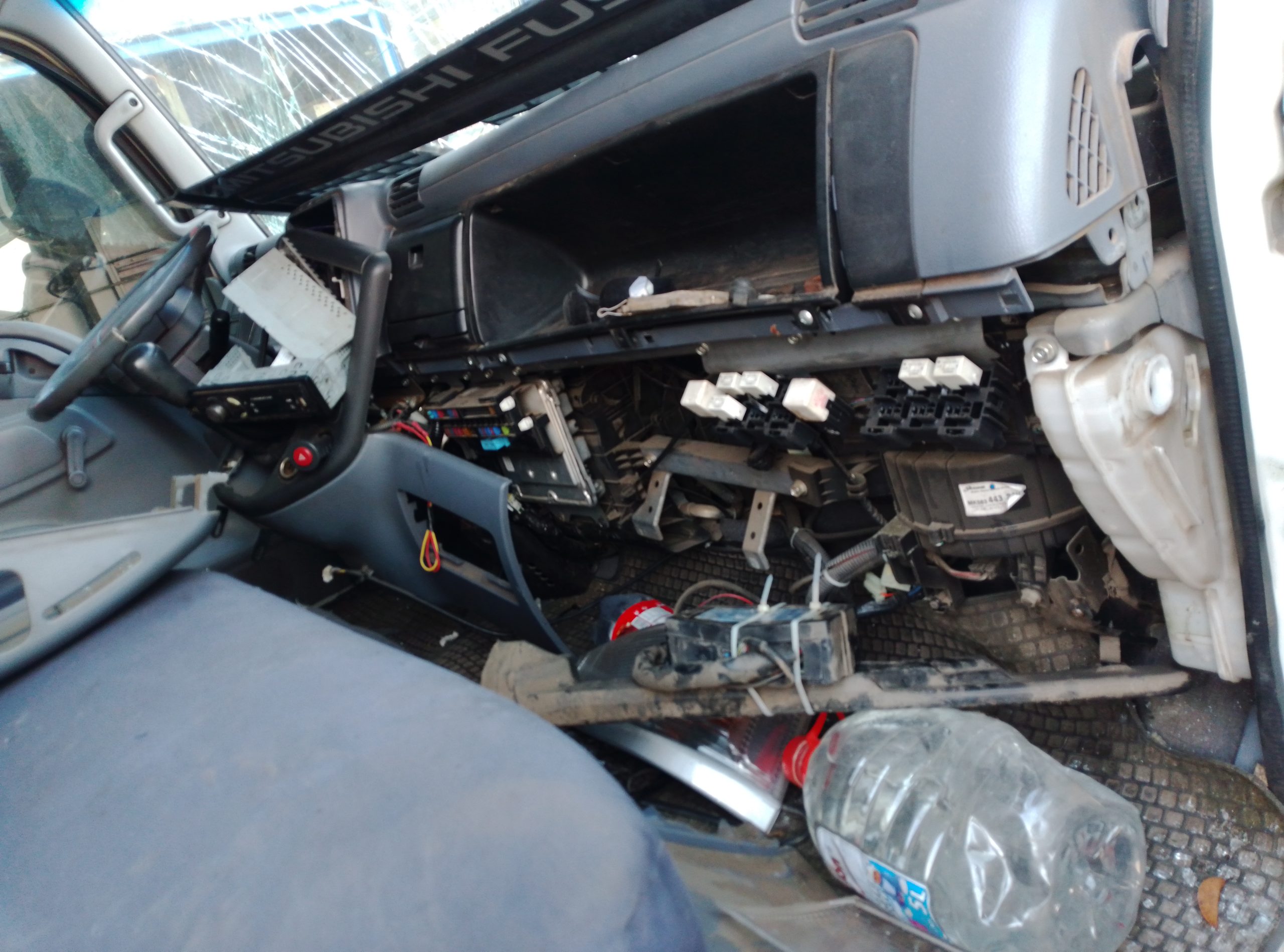 MITSUBISHI CANTER 2015