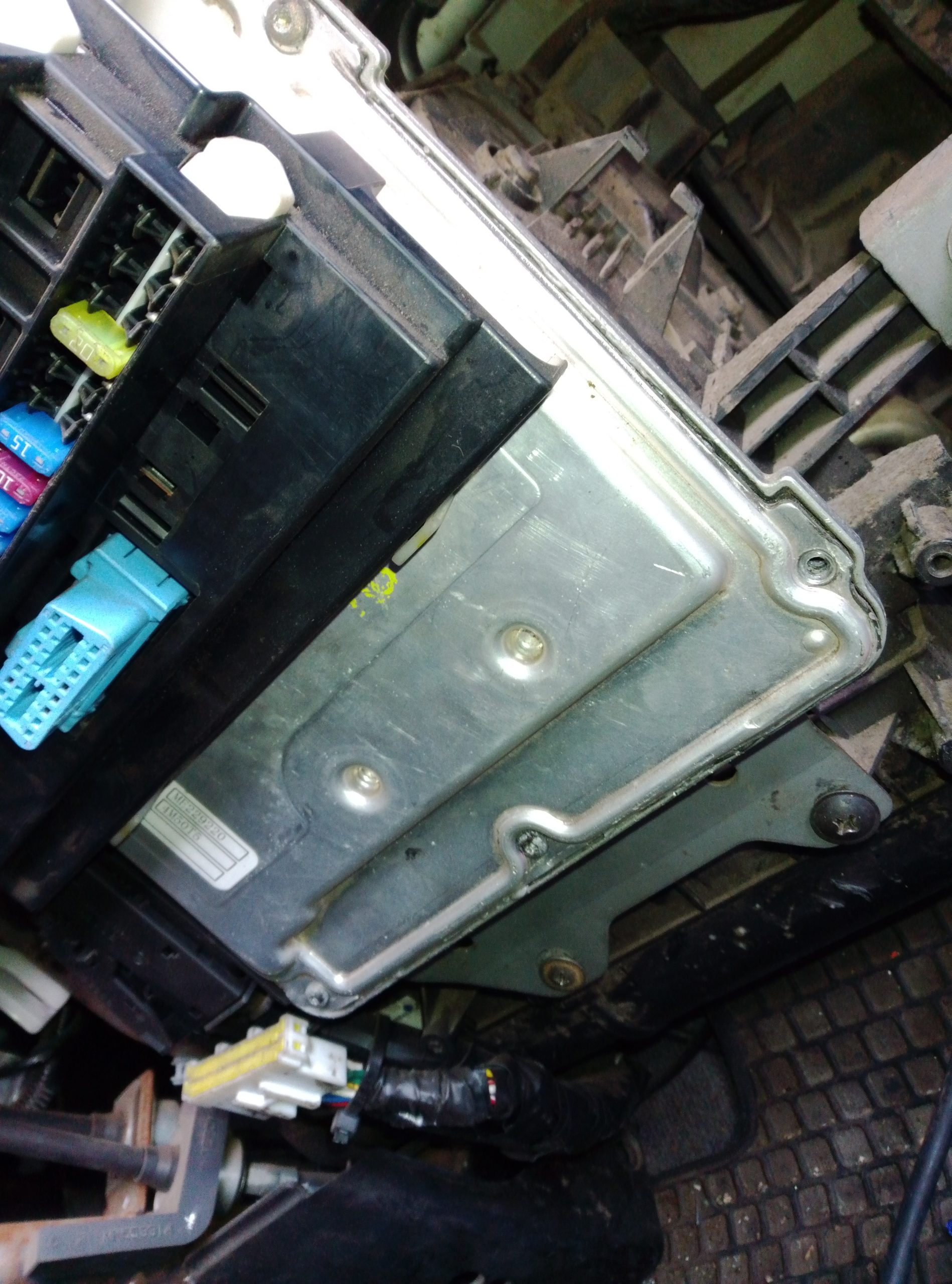 MITSUBISHI CANTER 2015