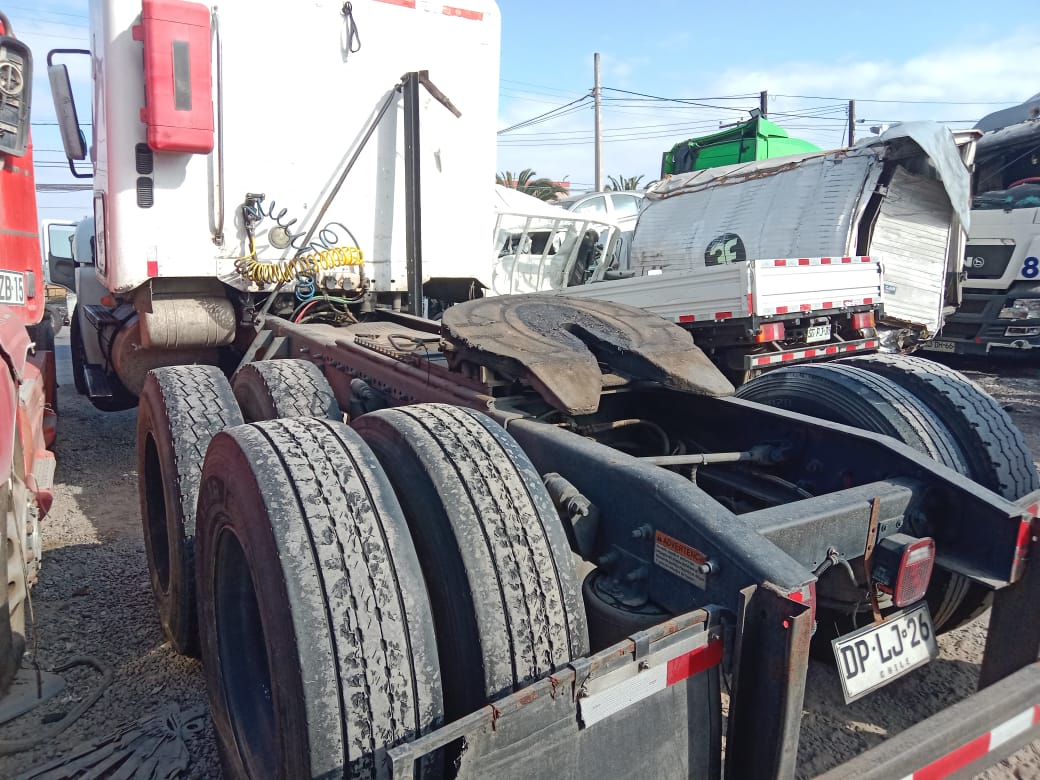 FREIGHTLINER CL 120 ST 2012