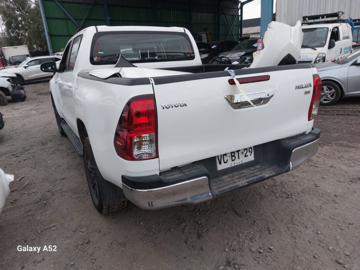 TOYOTA HI LUX 2025