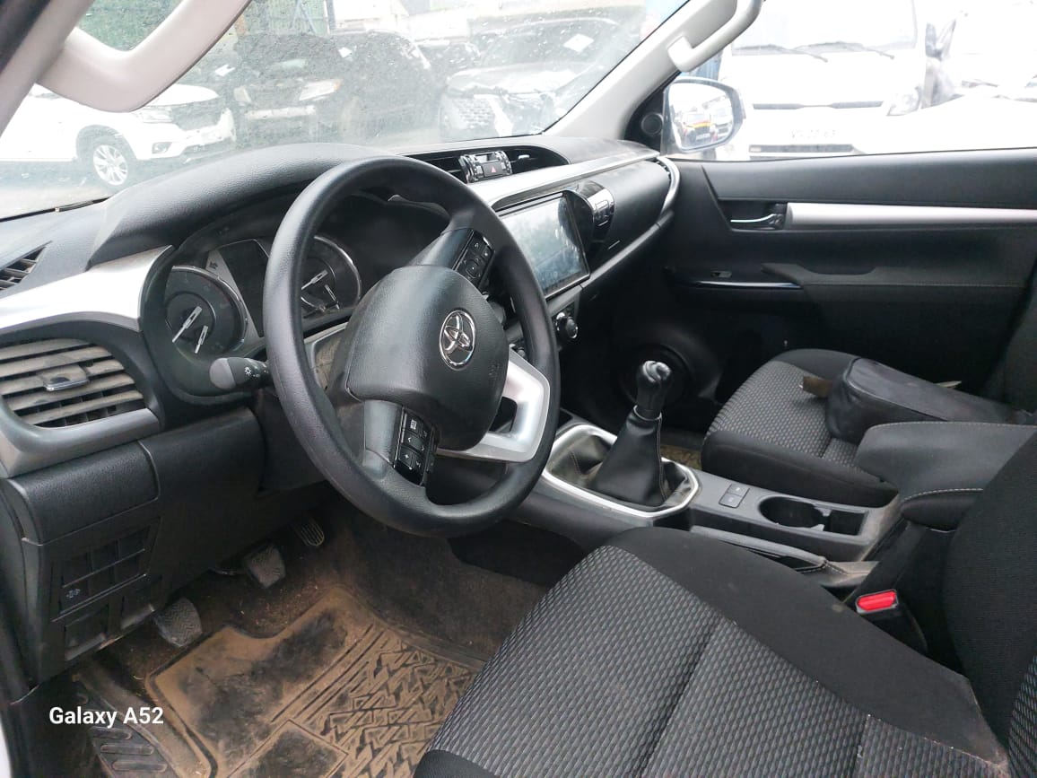 TOYOTA HI LUX 2025