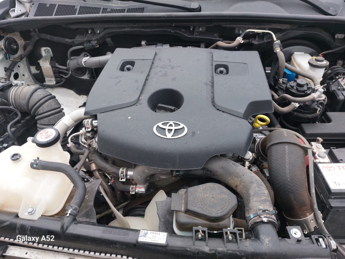 TOYOTA HI LUX 2025