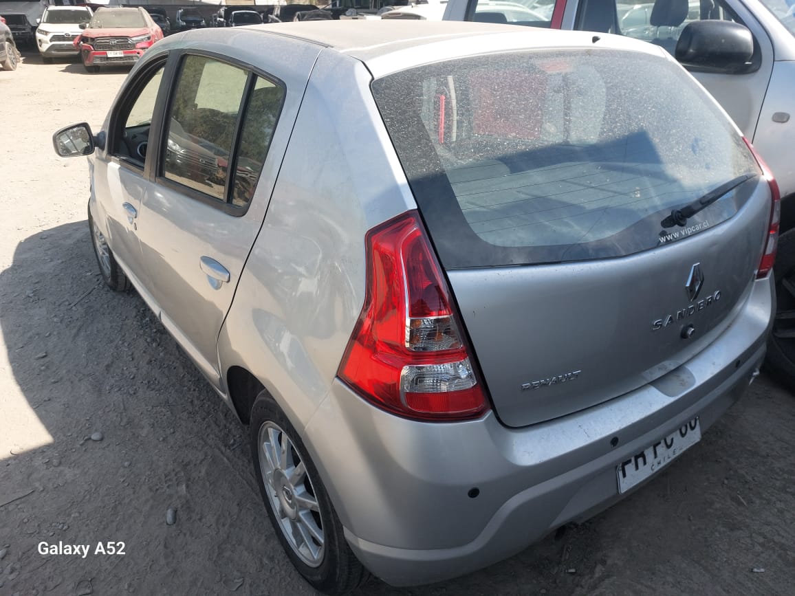 RENAULT SANDERO 2013