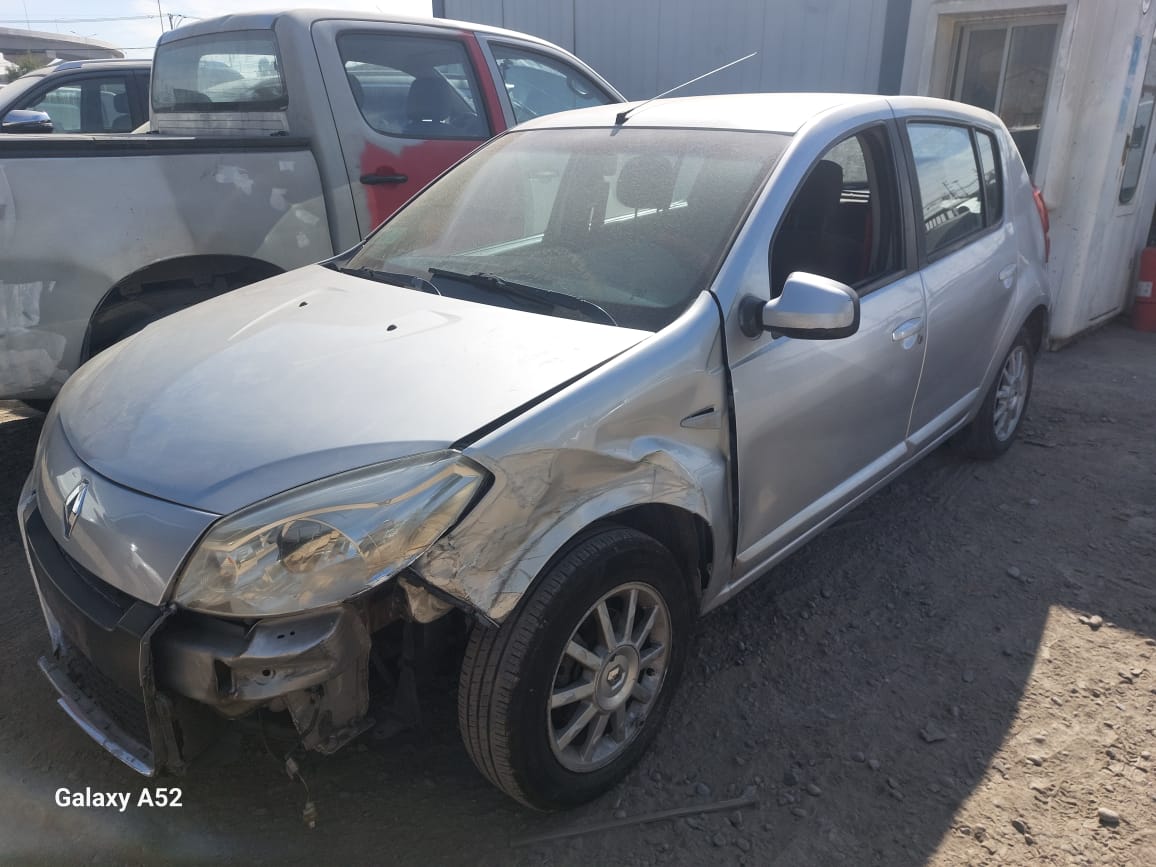 RENAULT SANDERO 2013