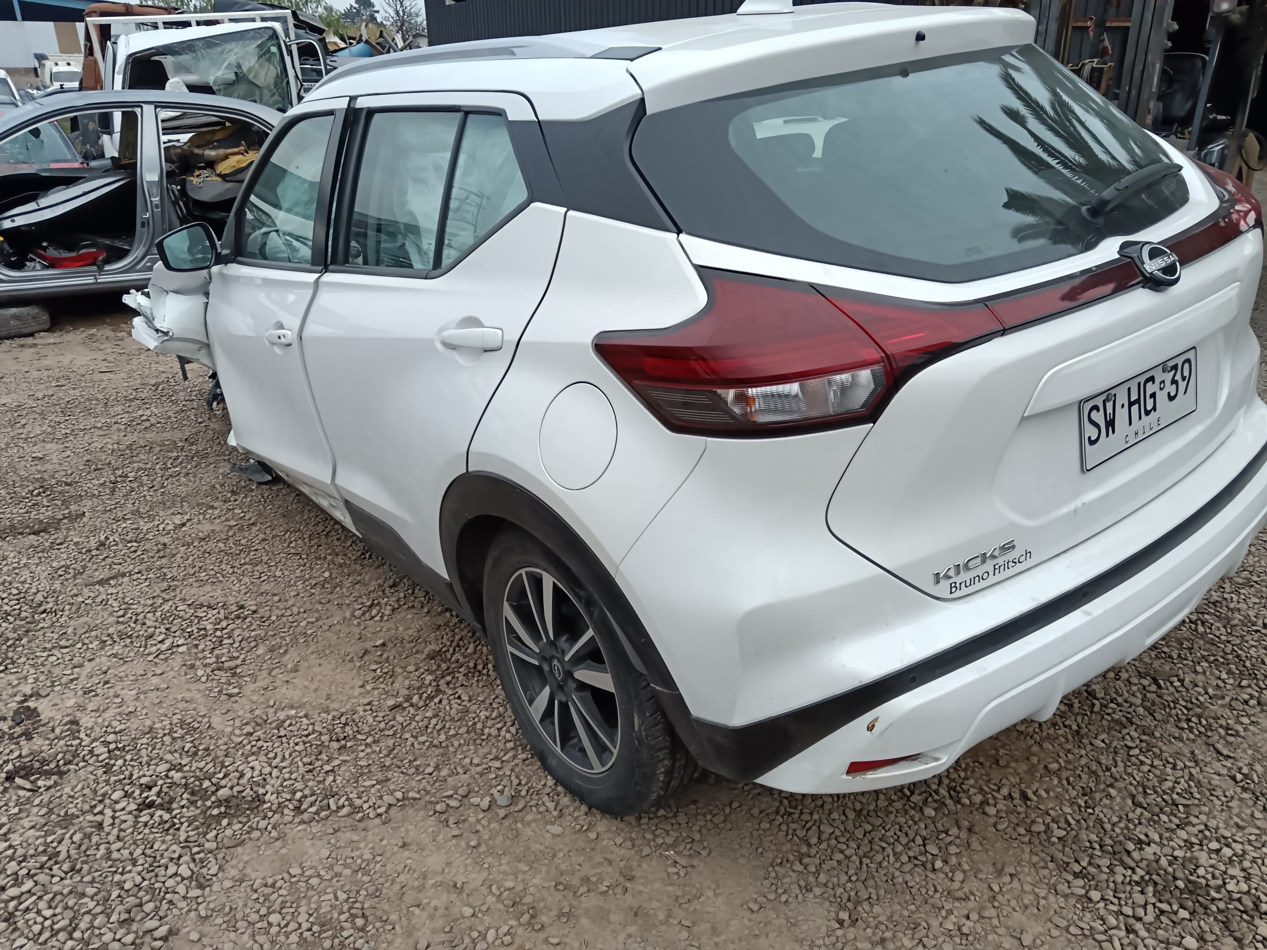 NISSAN KICKS 2023