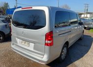 MERCEDES BENZ V220 2023