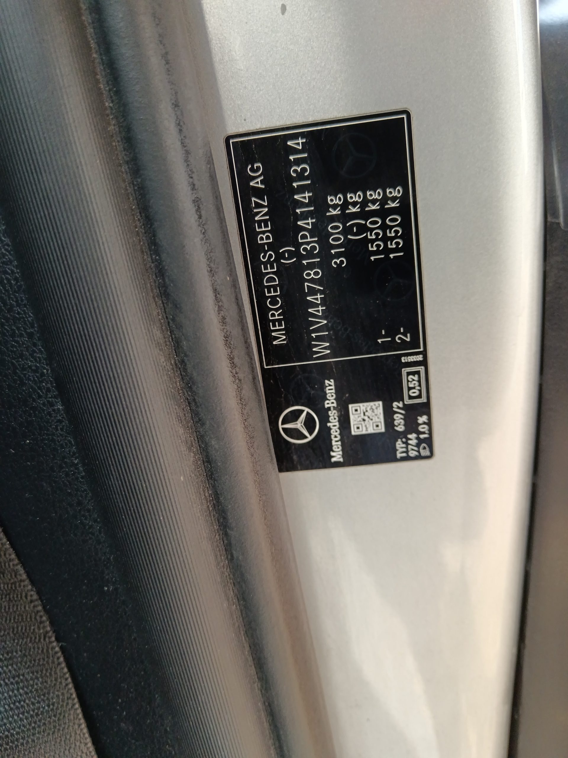 MERCEDES BENZ V220 2023